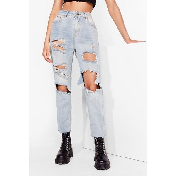 MOMOKROM High Waisted Distressed Raw Hem Mom Jean in Light Wash, Size 4 - Picture 4 of 16